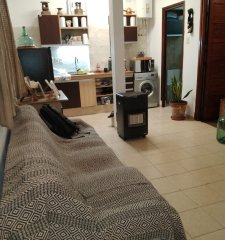 VENTA APARTAMENTO LIVING COMEDOR DOS DORMITORIOS UN BAÑO COCINA INTEGRADA CIUDAD VIEJA.