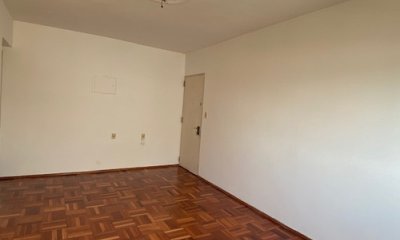 Apartamento En Venta Living Comedor, 3 Dormitorios, 1 Cocina Definida, Terraza Lavadero y 1 Baños,-Paysandú-Centro