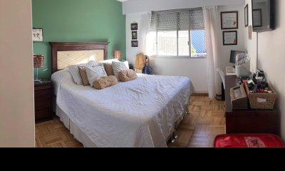VENTA APARTAMENTO LIVING COMEDOR TRES DORMITORIOS DOS BAÑOS COCINA DEFINIDA PUNTA CARRETAS.