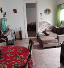 Apartamento En Venta Living Comedor, 1 Dormitorio, Cocina Definida,  1 Baños Y Patio-Isla De Flores- Palermo.