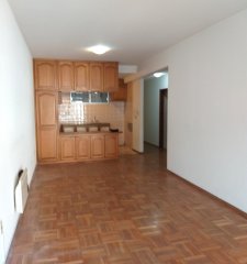 VENTA APARTAMENTO LIVING COMEDOR UN DORMITORIOS DOS BAÑOS COCINA SEMI DEFINIDA GARAGE POCITOS