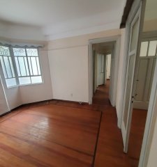 VENTA APARTAMENTO LIVING COMEDOR TRES DORMITORIOS COCINA DEFINIDA DOS BAÑOS TERRAZA LAVADERO CENTRO.