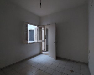 VENTA APARTAMENTO LIVING COMEDOR UN DORMITORIO UN BAÑO DOS PATIO CENTRO.