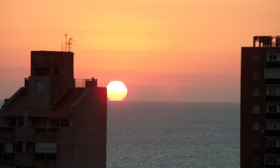 Hermoso Apartamento Con Vista Al Mar  En Venta, 1 Dormitorios, 1 Baños, Balcón y Cocina Definida  -Julio Herrera Y Obes-Centro