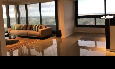 Espectacular apartamento en esquina, piso Alto.