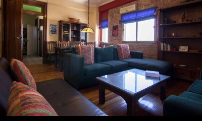 Apartamento En Venta , Living Comedor, 2 Dormitorios, 1 Baños Y Cocina Definida-Plaza Independencia-Centro