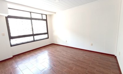 Apartamento En Venta, Living Comedor, Cocina Integradaa, 2 Dormitorios Y 1 Baños-Convención - Centro.