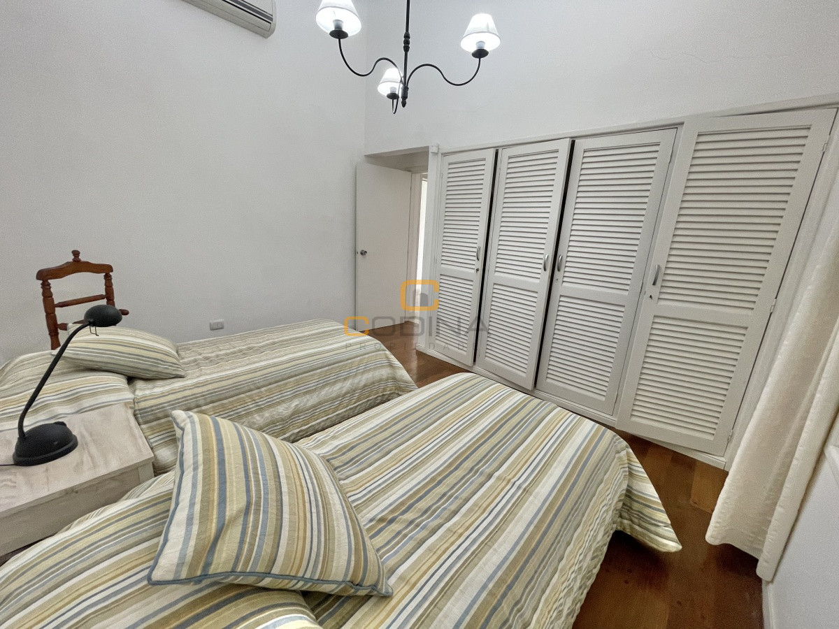 Casa ID.1024 - Preciosa casa de 4 dormitorios y todas las comodidades para vivir todo el año en barrio tranquilo y seguro