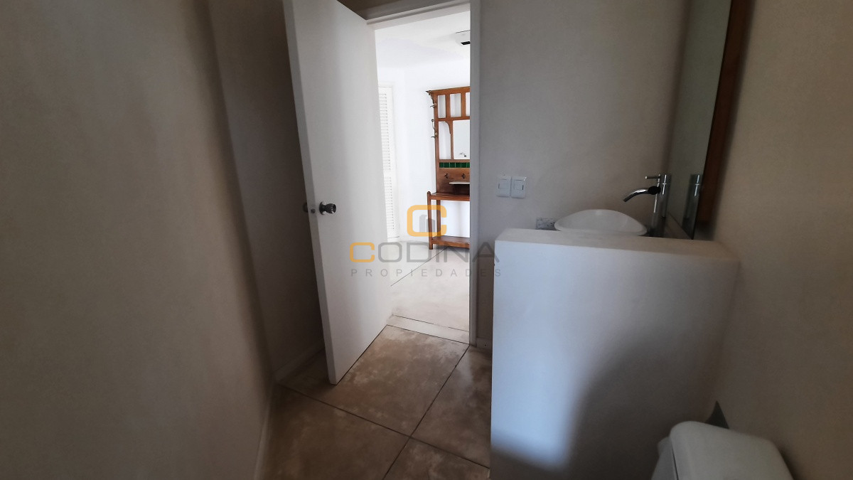Casa ID.1024 - Preciosa casa de 4 dormitorios y todas las comodidades para vivir todo el año en barrio tranquilo y seguro