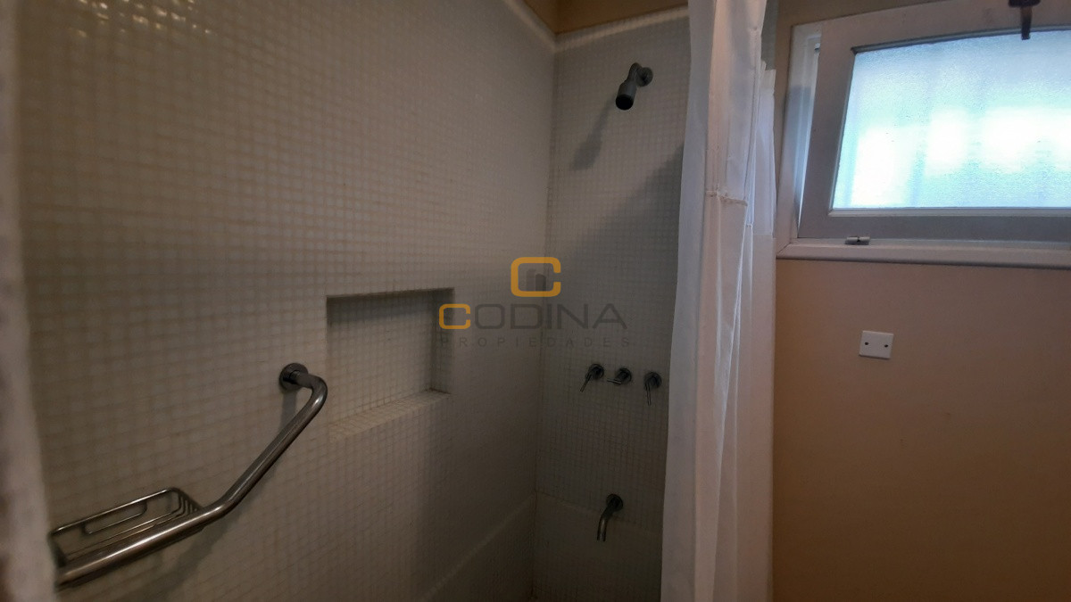 Casa ID.1024 - Preciosa casa de 4 dormitorios y todas las comodidades para vivir todo el año en barrio tranquilo y seguro