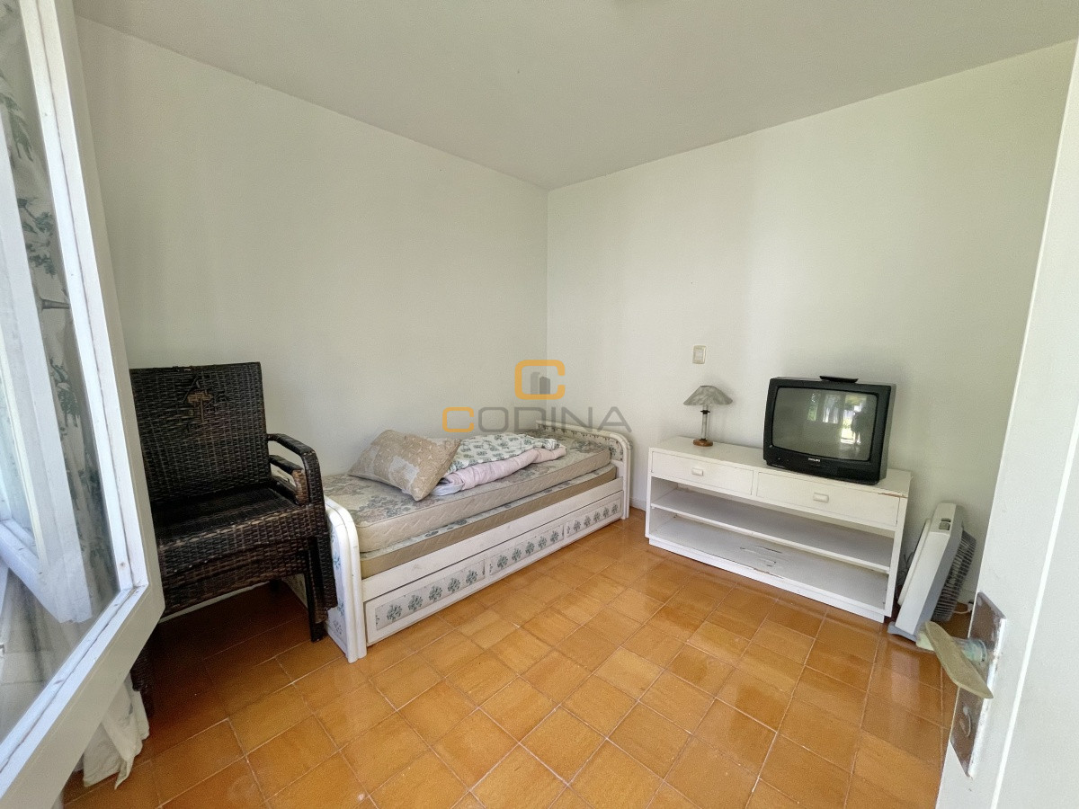 Casa ID.1024 - Preciosa casa de 4 dormitorios y todas las comodidades para vivir todo el año en barrio tranquilo y seguro