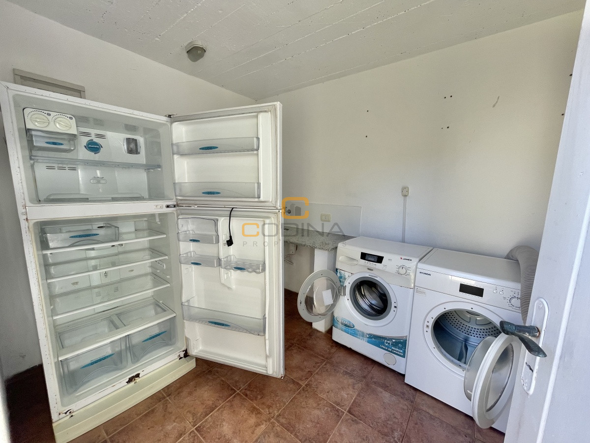 Casa ID.1024 - Preciosa casa de 4 dormitorios y todas las comodidades para vivir todo el año en barrio tranquilo y seguro