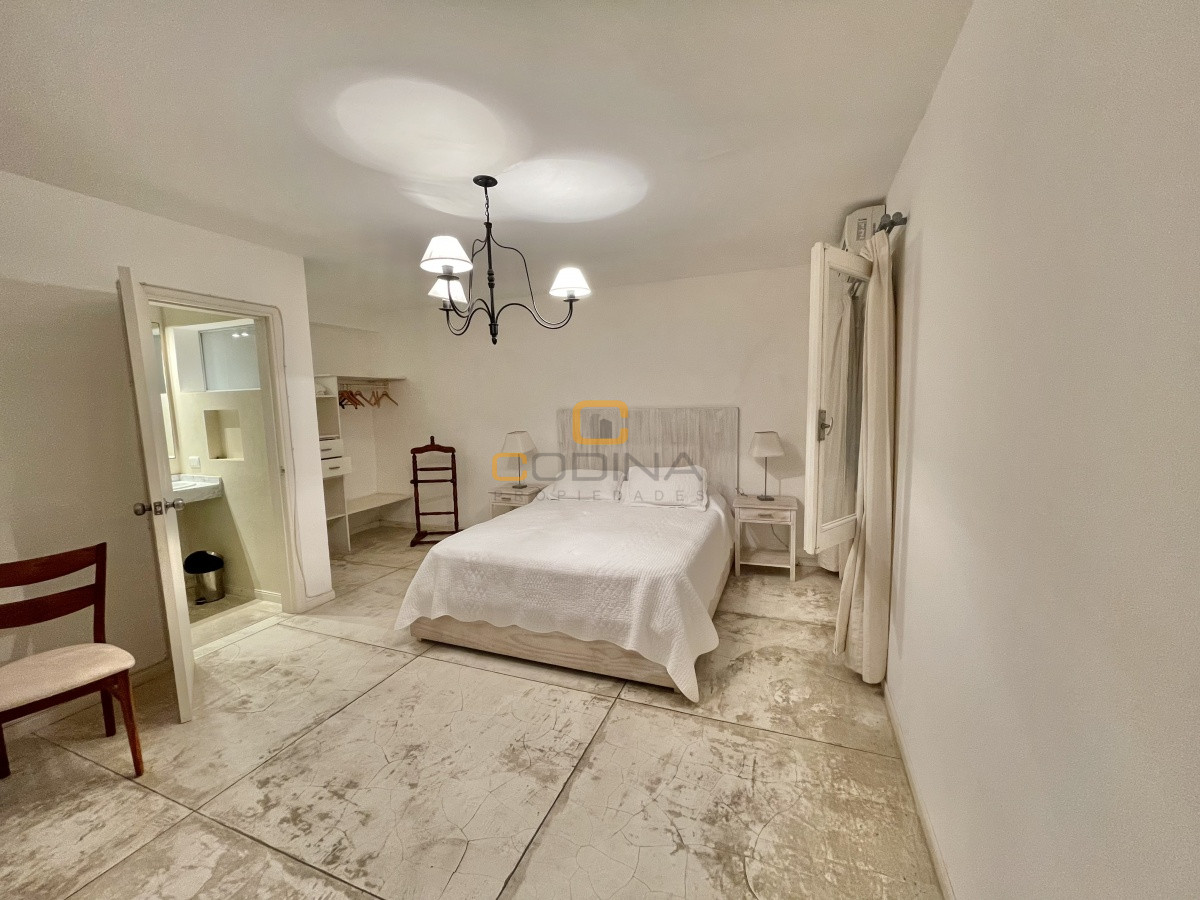 Casa ID.1024 - Preciosa casa de 4 dormitorios y todas las comodidades para vivir todo el año en barrio tranquilo y seguro