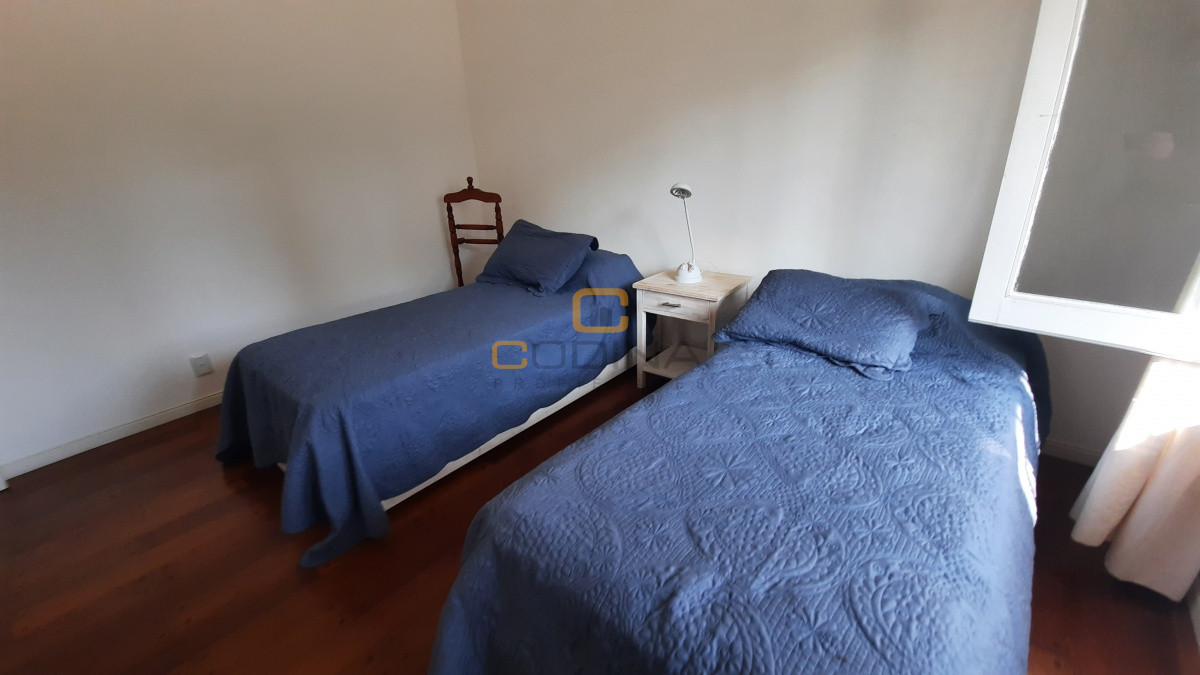 Casa ID.1024 - Preciosa casa de 4 dormitorios y todas las comodidades para vivir todo el año en barrio tranquilo y seguro