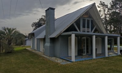 Casa en Fantastico entorno natural con piscina y amplio Jardin de 1600mts