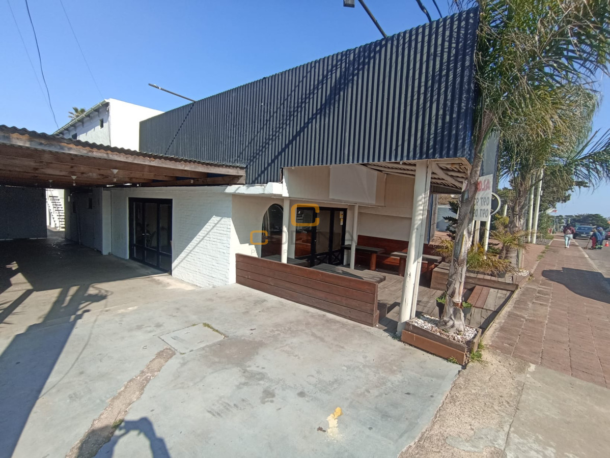 Local Comercial ID.775 - Local en alquiler en excelente ubicación en medio de la Barra