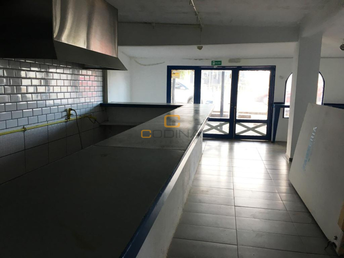 Local Comercial ID.775 - Local en alquiler en excelente ubicación en medio de la Barra