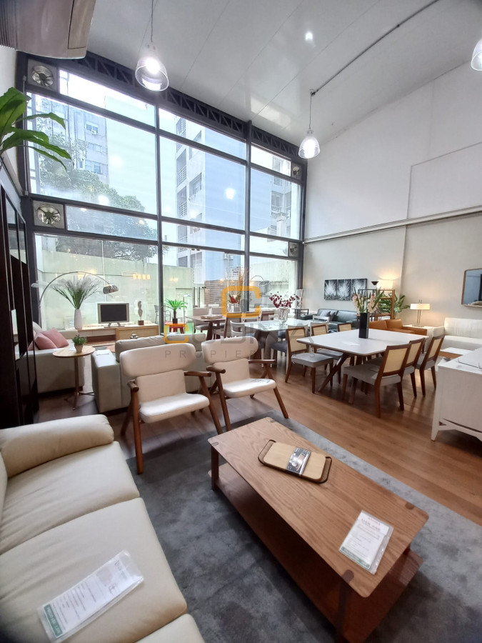 Local Comercial ID.898 - Excelente Local En Alquiler, 2 Plantas, Garage para 6 Autos y Depósito - 21 de Setiembre -Zona Punta Carretas.