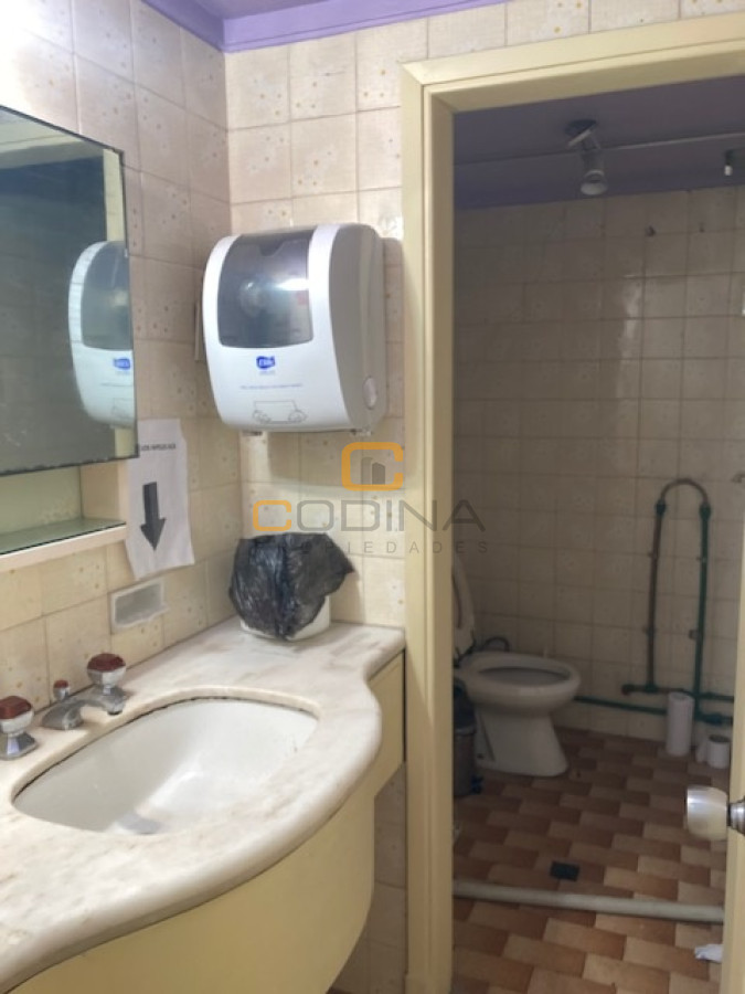 Local Comercial ID.686 - Local en Punta del Este, Península