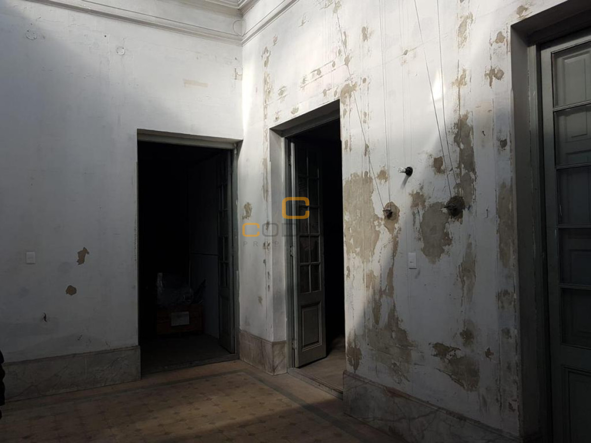 Local Comercial ID.1481 - ALQUILER LOCAL OCHO AMBIENTES DOS BAÑOS Y COCINA CENTRO