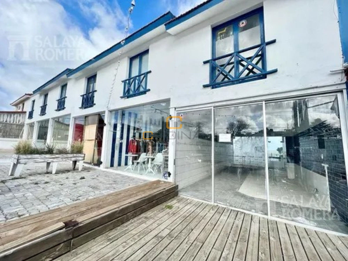 Local Comercial ID.834 - Local en alquiler con excelente ubicación en el corazón de la barra!