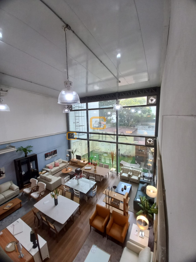 Local Comercial ID.898 - Excelente Local En Alquiler, 2 Plantas, Garage para 6 Autos y Depósito - 21 de Setiembre -Zona Punta Carretas.