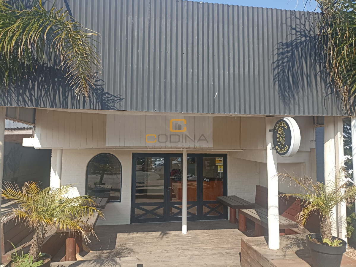 Local Comercial ID.775 - Local en alquiler en excelente ubicación en medio de la Barra