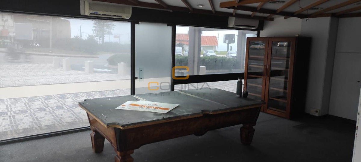 Local Comercial ID.686 - Local en Punta del Este, Península