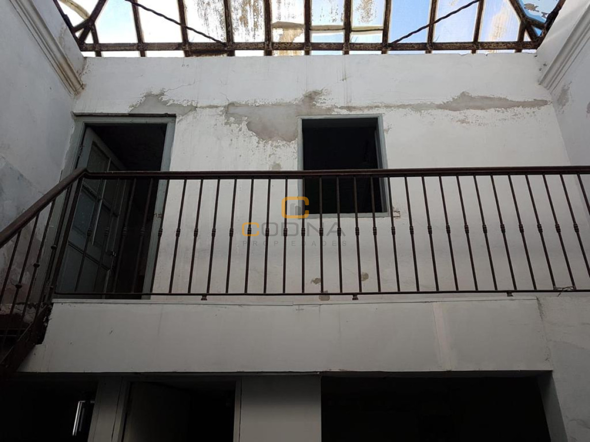 Local Comercial ID.1481 - ALQUILER LOCAL OCHO AMBIENTES DOS BAÑOS Y COCINA CENTRO