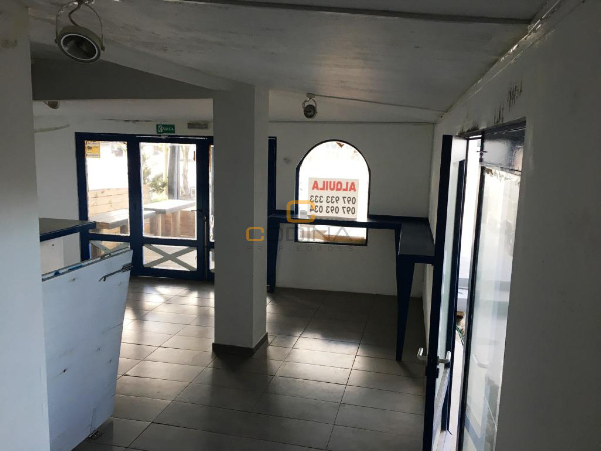 Local Comercial ID.775 - Local en alquiler en excelente ubicación en medio de la Barra