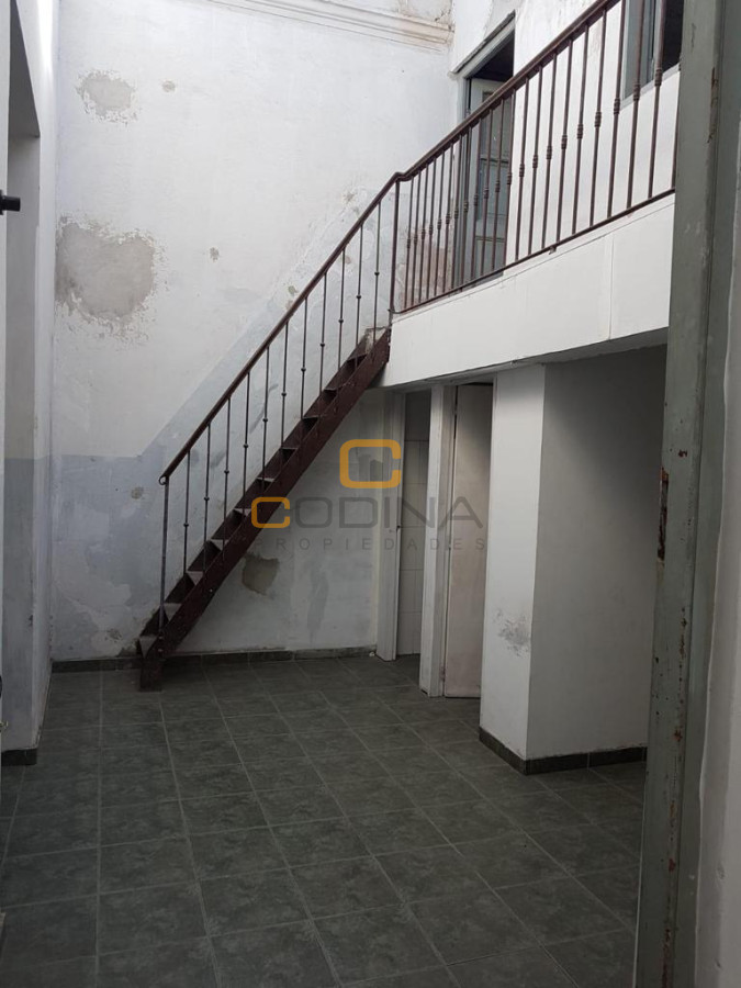 Local Comercial ID.1481 - ALQUILER LOCAL OCHO AMBIENTES DOS BAÑOS Y COCINA CENTRO