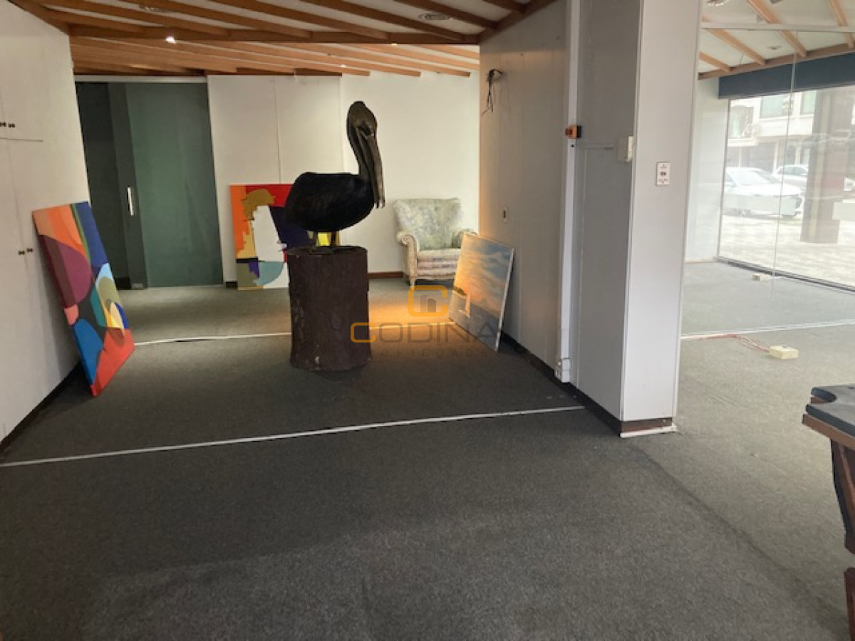 Local Comercial ID.686 - Local en Punta del Este, Península