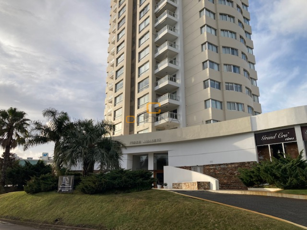 Apartamento ID.772 - Amplio apartamento en torre de categoría.