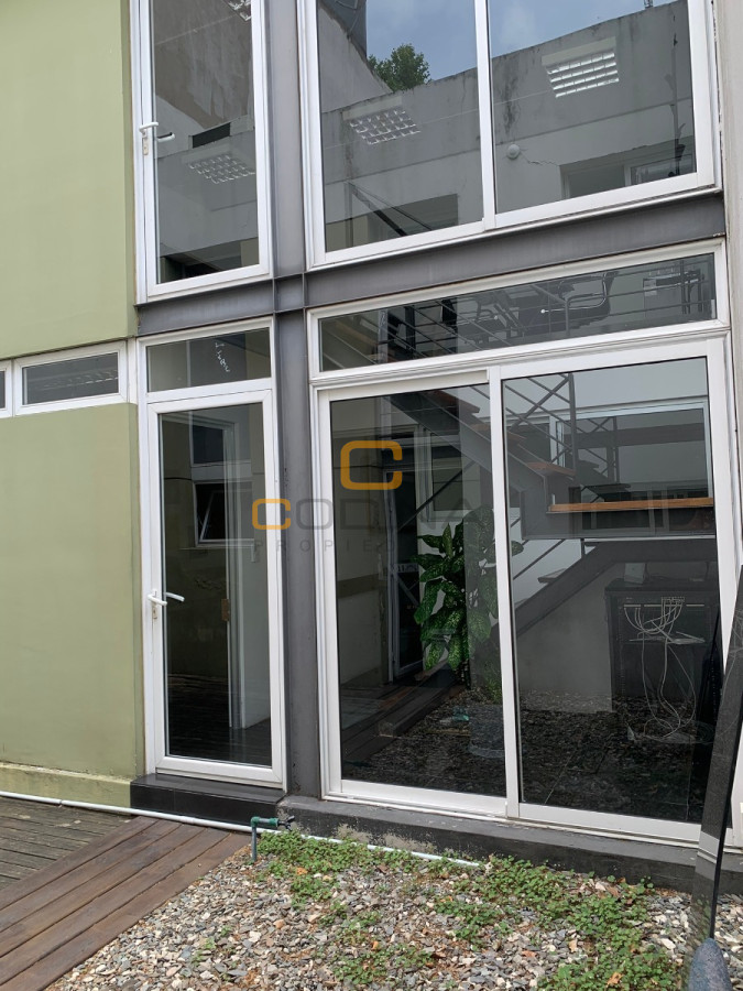 Oficina ID.933 - Edificio Corporativo En Alquiler, 9 Privados, 3 Baños y 2 Patio - Canelones- Parque Rodó
