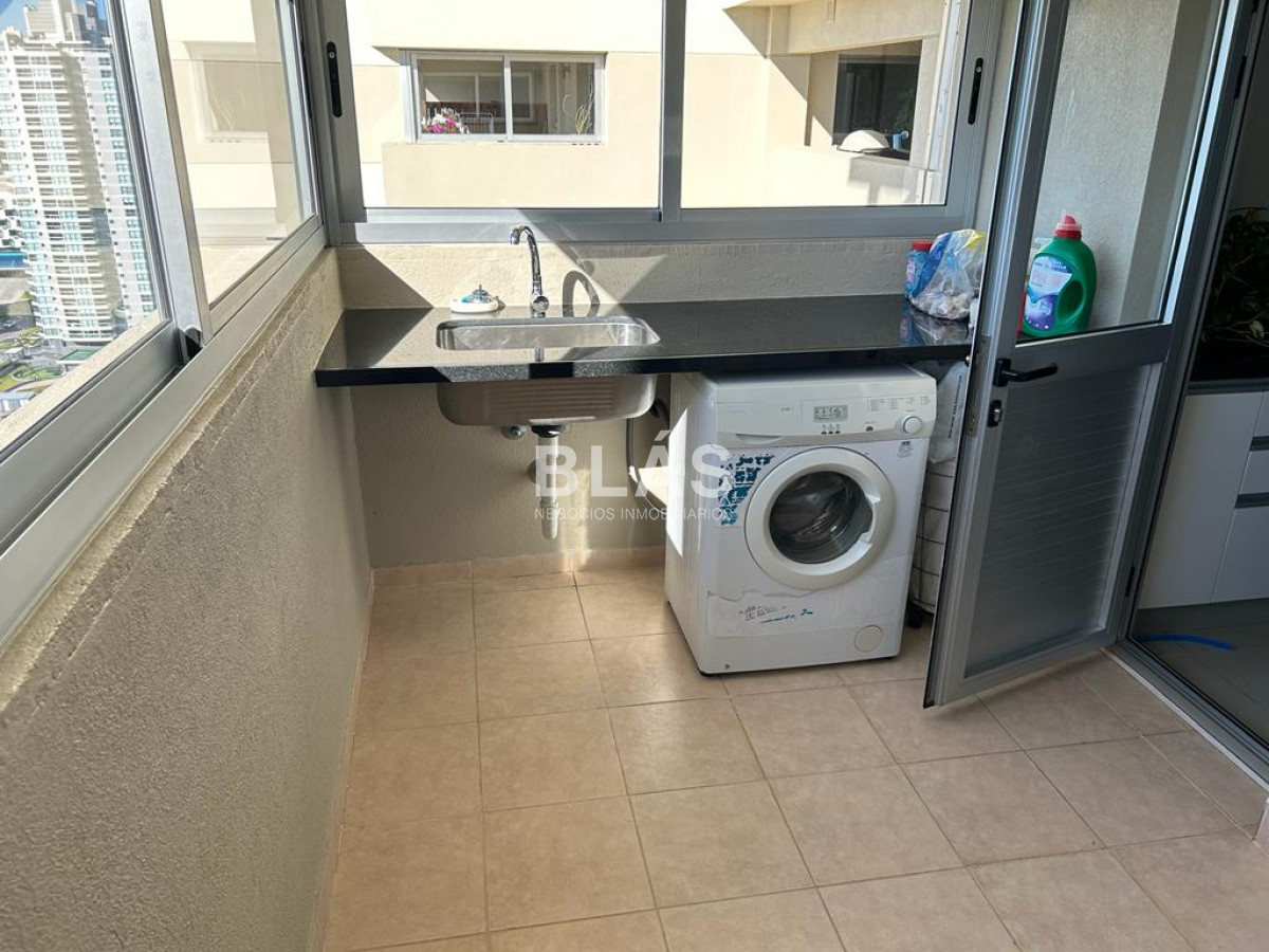 https://ri.com.uy/f/136/0/1200/0/0/0/a6be42e5c8bd433de3ed4eefbc313f73.jpg