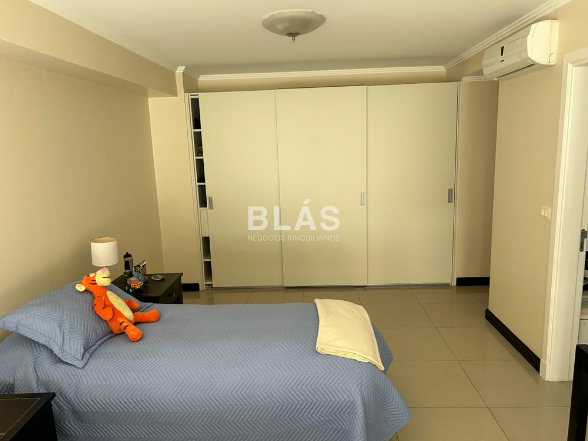 https://ri.com.uy/f/136/0/1200/0/0/0/b847c022d1c9bf7ebe959bcfc50635fe.jpg