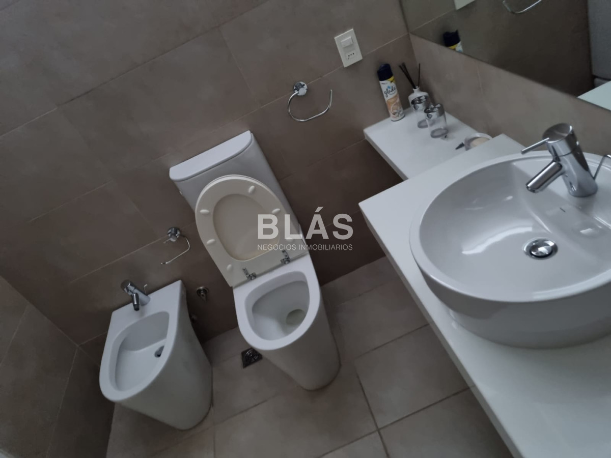 https://ri.com.uy/f/136/0/1200/0/0/0/de65f4bdf5663d46c68a707cda0da7f2.jpg