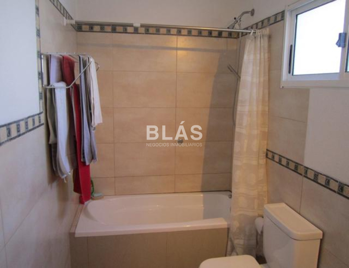 CASA EN BARRIO PRIVADO - GoPunta - Portal Inmobiliario de Punta del Este - Maldonado