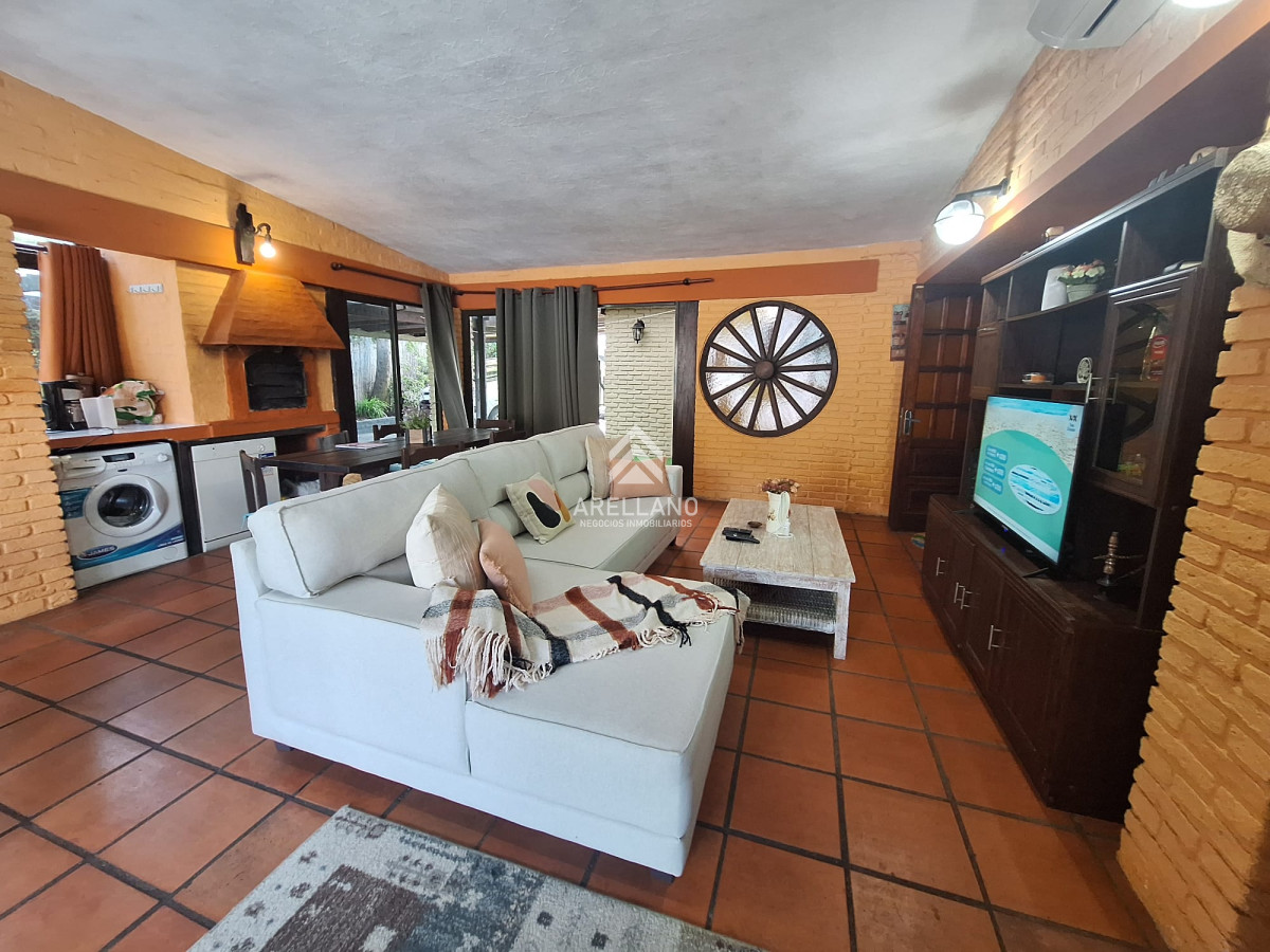 Casa ID.3507 - Venta casa 3 dormitorios Pinares 