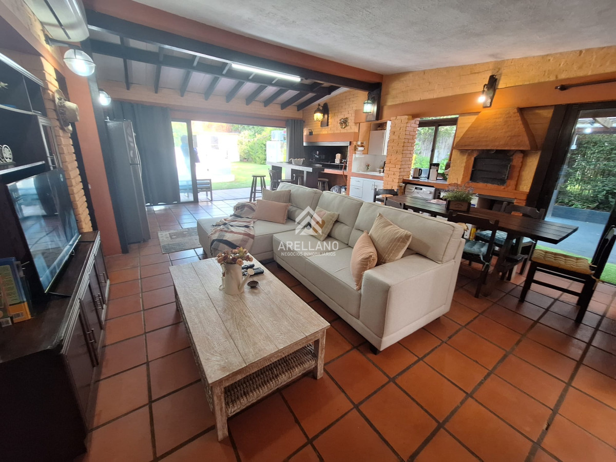 Casa ID.3507 - Venta casa 3 dormitorios Pinares 