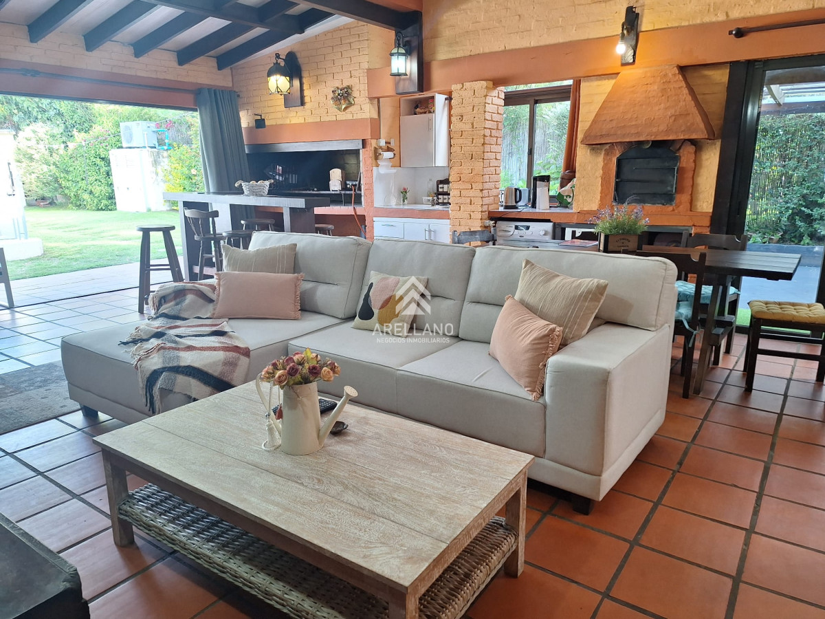 Casa ID.3507 - Venta casa 3 dormitorios Pinares 