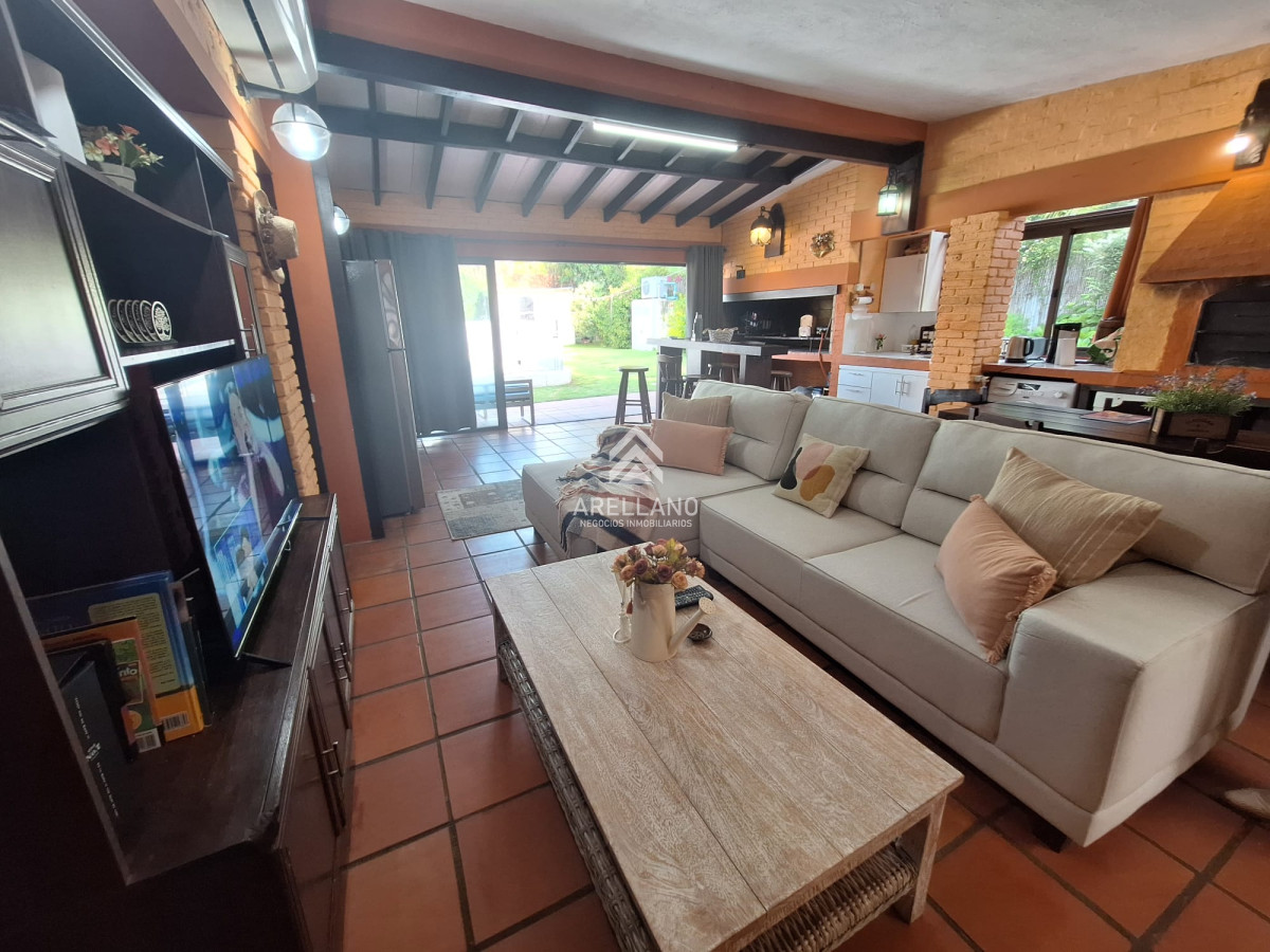 Casa ID.3507 - Venta casa 3 dormitorios Pinares 