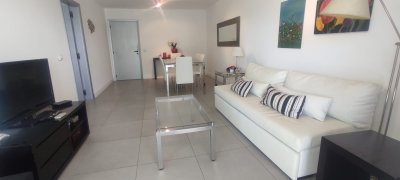 Apartamento en alquiler , Punta del Este, 2 dormitorios con parrilla propia