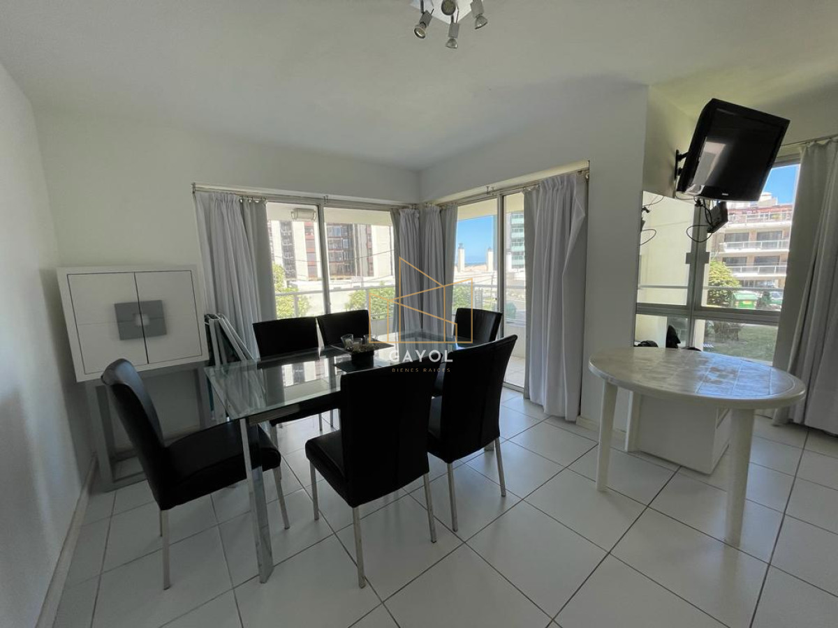 Apartamento ID.1005 - Apartamento en Punta del Este, alquiler, con parrillero propio, mucama y piscina