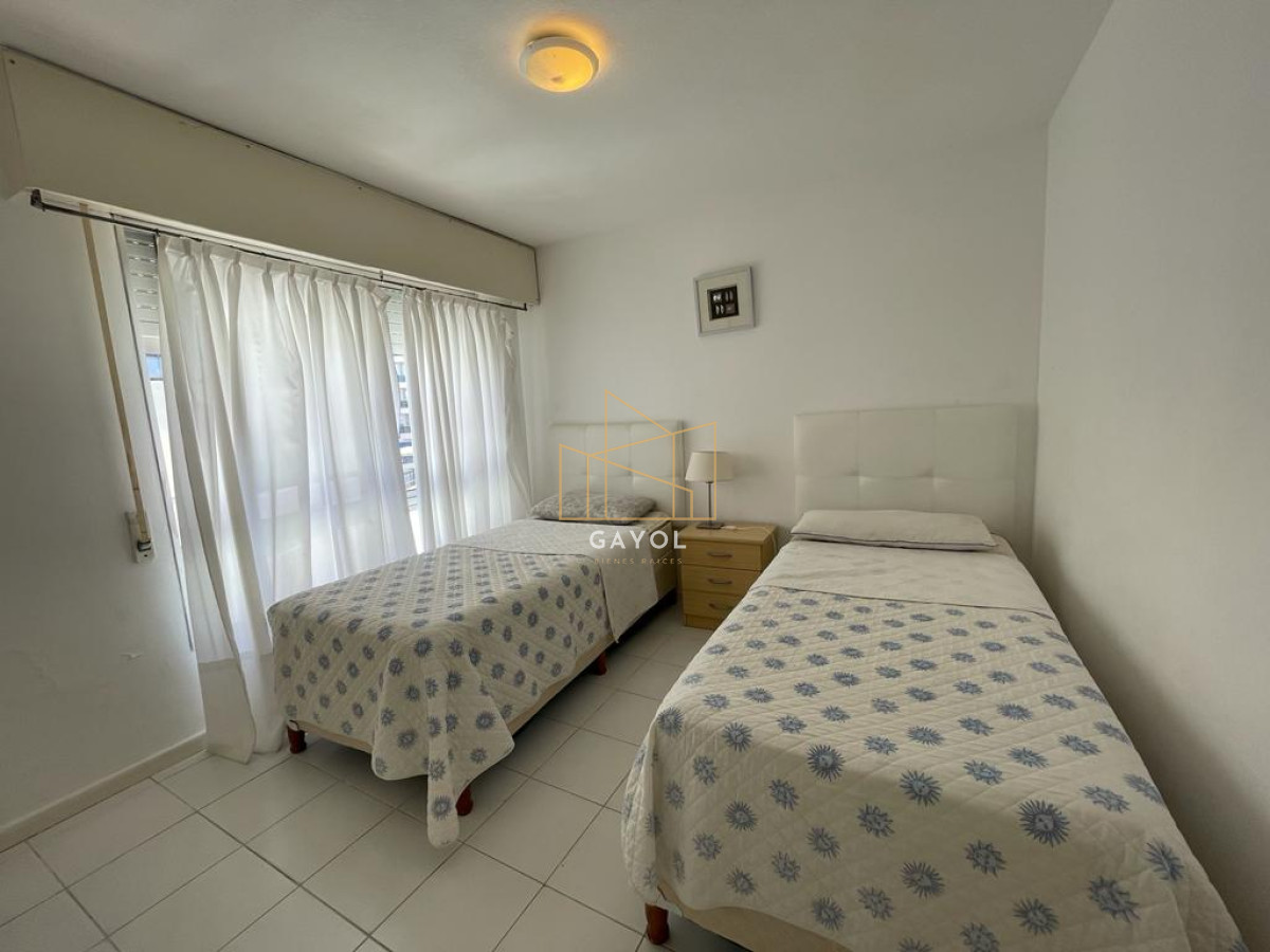 Apartamento ID.1005 - Apartamento en Punta del Este, alquiler, con parrillero propio, mucama y piscina