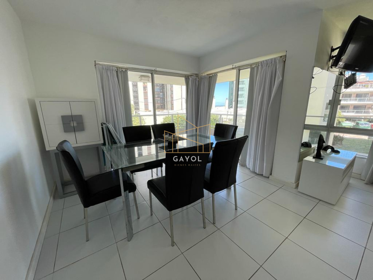 Apartamento ID.1005 - Apartamento en Punta del Este, alquiler, con parrillero propio, mucama y piscina