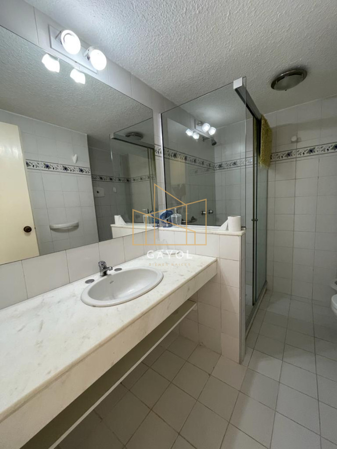 Apartamento ID.1005 - Apartamento en Punta del Este, alquiler, con parrillero propio, mucama y piscina