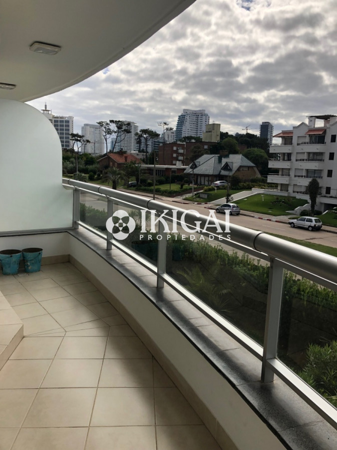 Apartamento ID.607 - APARTAMENTO EN VENTA EN PUNTA DEL ESTE CON RENTA !