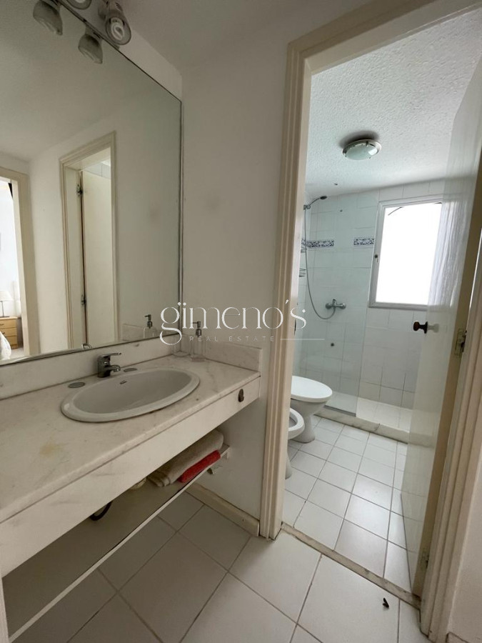 Apartamento ID.1304 - Apartamento en Punta del Este, alquiler, con parrillero propio, mucama y piscina