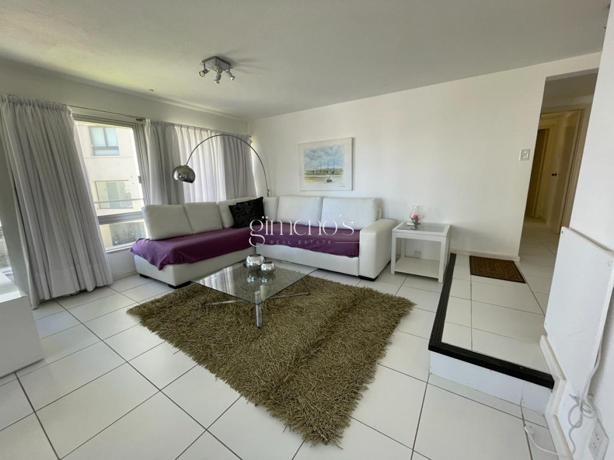 Apartamento ID.1304 - Apartamento en Punta del Este, alquiler, con parrillero propio, mucama y piscina